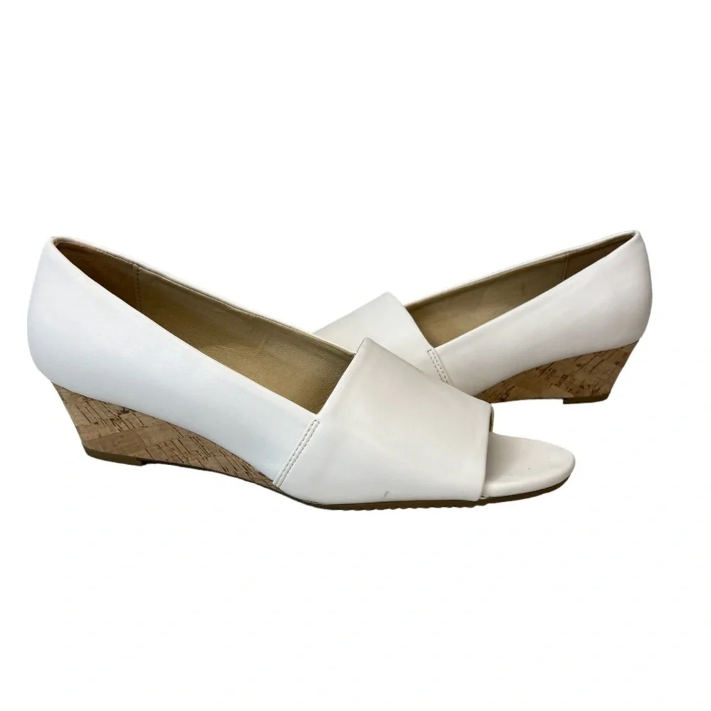 Aerosoles Application Bone Peep Toe Low Wedge Heels Size 9
